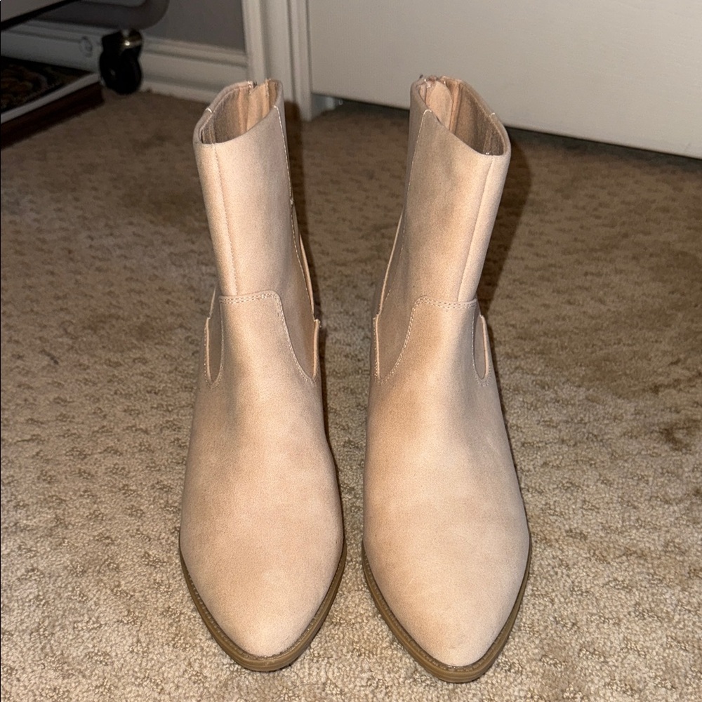 DV by Dolce Vita Light Tan Ankle Booties Size 7.5